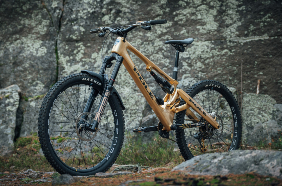 Pole store enduro bike